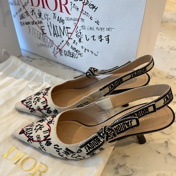 Dior Dioramour Graffiti Embroidery Slingback Pumps in white - Picture 5 of 9